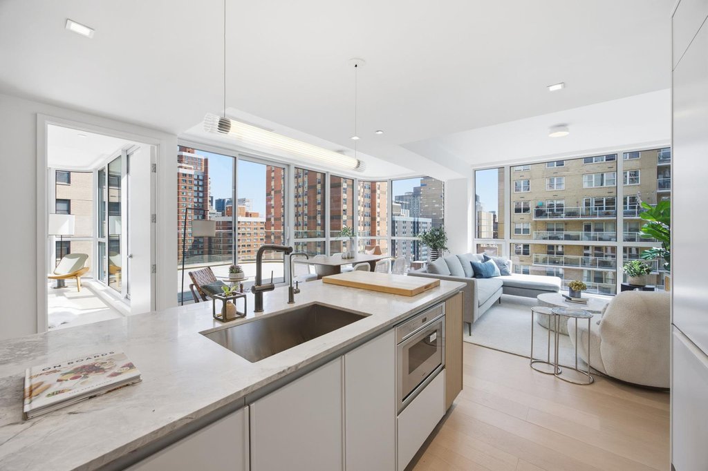 250 East 25th Street, Unit 11B photo 3
