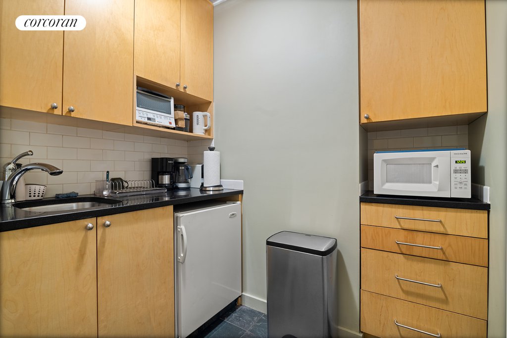 325 West 86th Street, Unit 1B photo 4