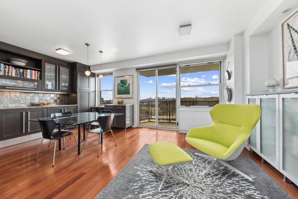 2400 Johnson Avenue, Unit 10C