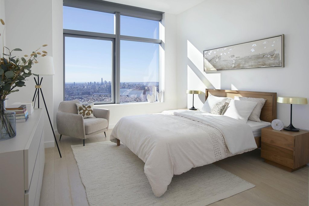 3 Court Square, Unit PH307