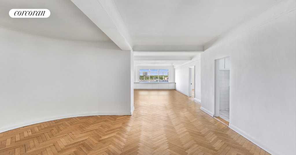 140 Riverside Drive, Unit 11A photo 3