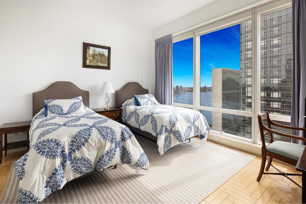 845 United Nations Plaza, Unit 43C photo 10