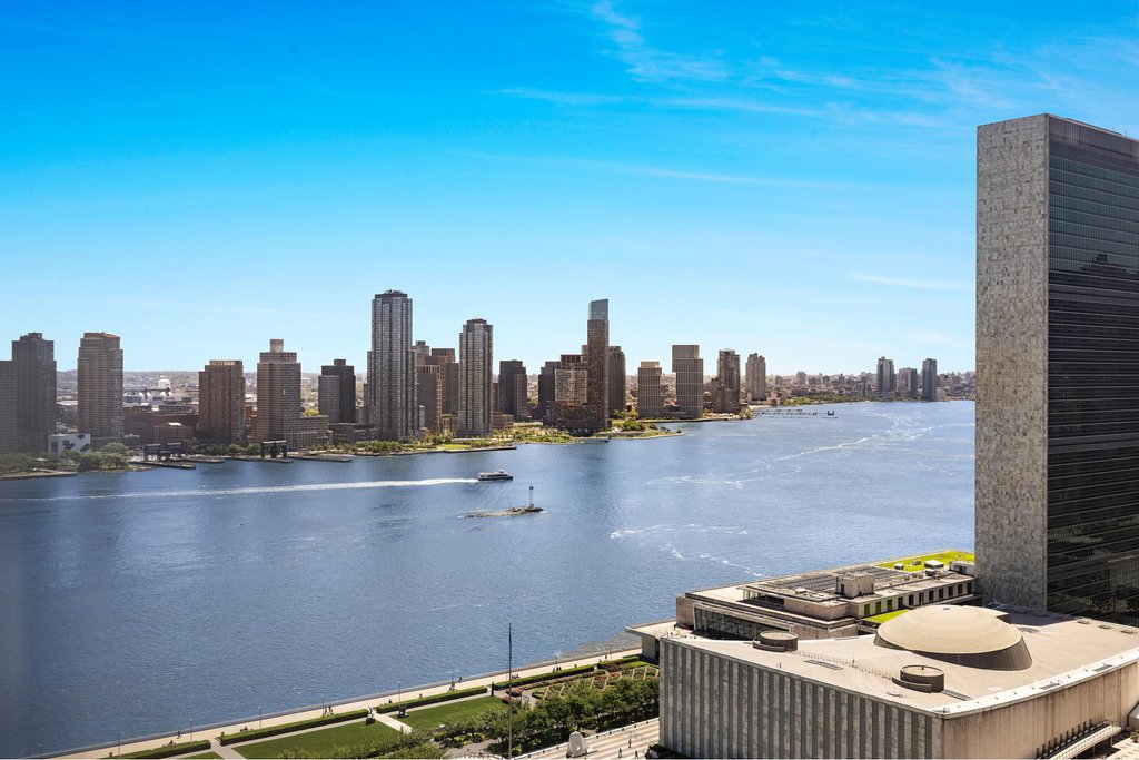 845 United Nations Plaza, Unit 43C photo 21