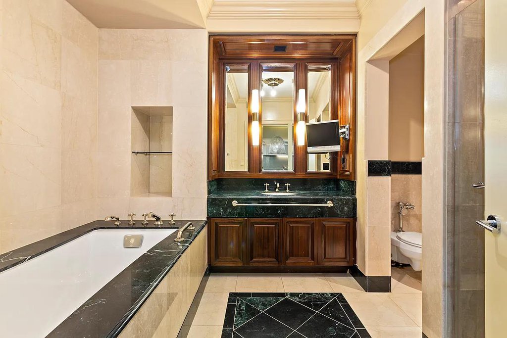 55 Wall Street, Unit 834 photo 5