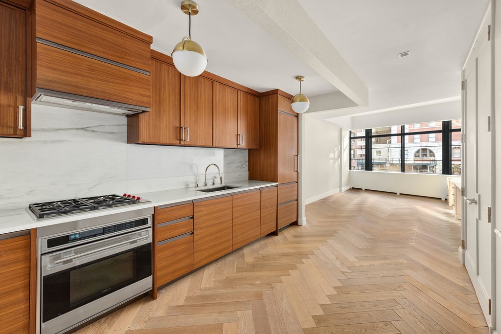 150 Charles Street, Unit 2ES