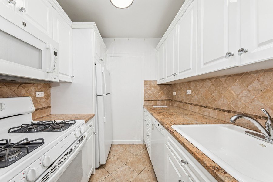 333 East 66th Street, Unit 9H photo 3