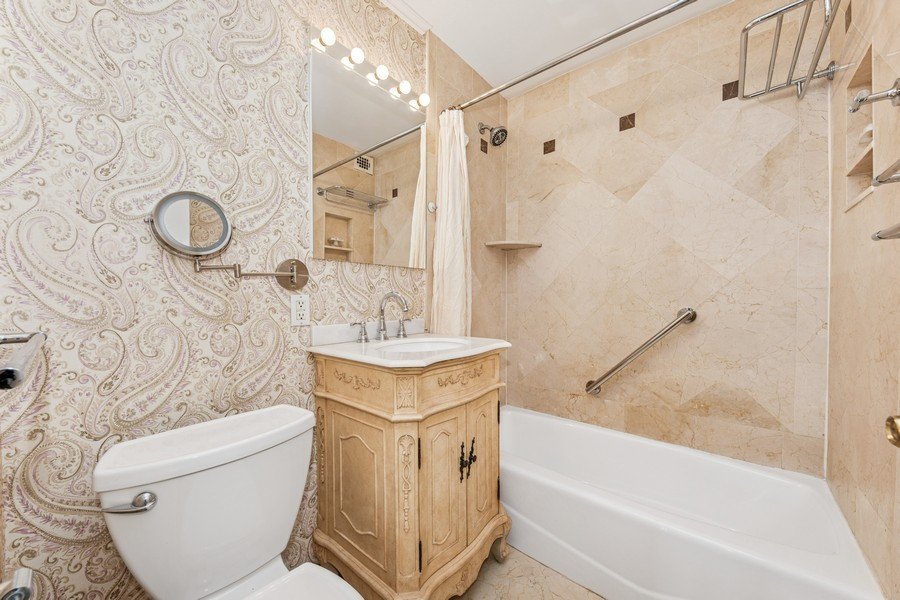 333 East 66th Street, Unit 9H photo 4