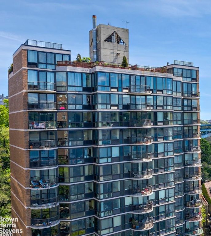 2521 Palisade Avenue, Unit 8C photo 32