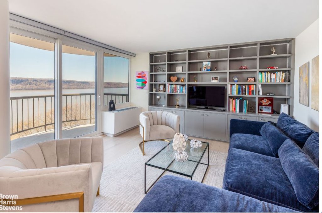 2521 Palisade Avenue, Unit 8C