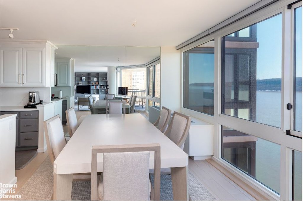 2521 Palisade Avenue, Unit 8C photo 4