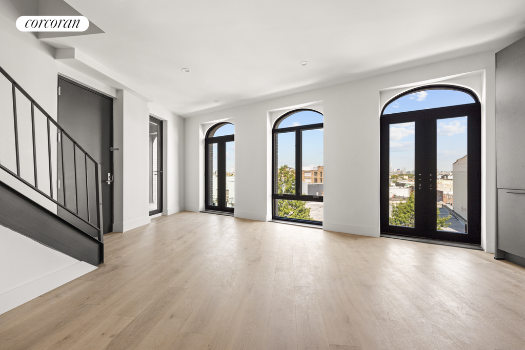 1048 Flushing Avenue, Unit 4L
