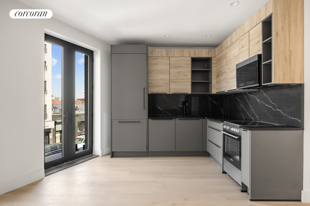 1048 Flushing Avenue, Unit 4L photo 3
