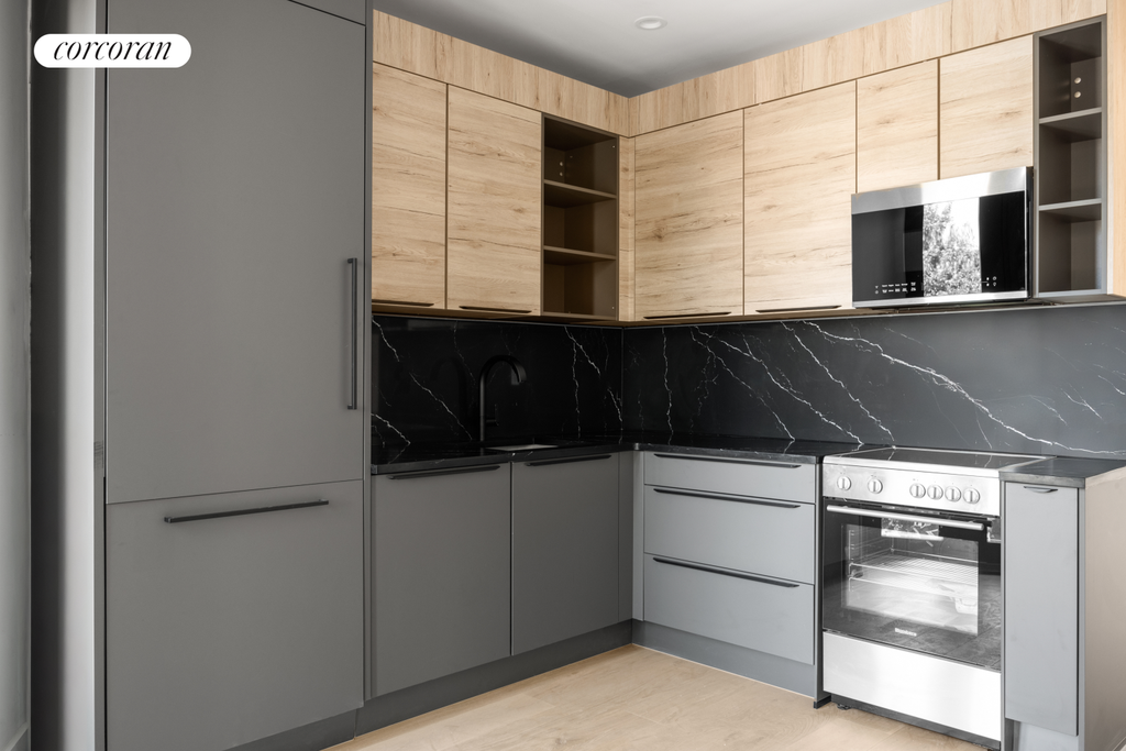 1048 Flushing Avenue, Unit 4L photo 4