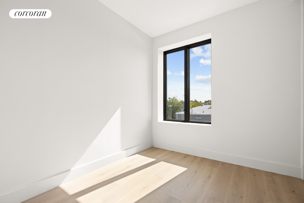 1048 Flushing Avenue, Unit 4L photo 9