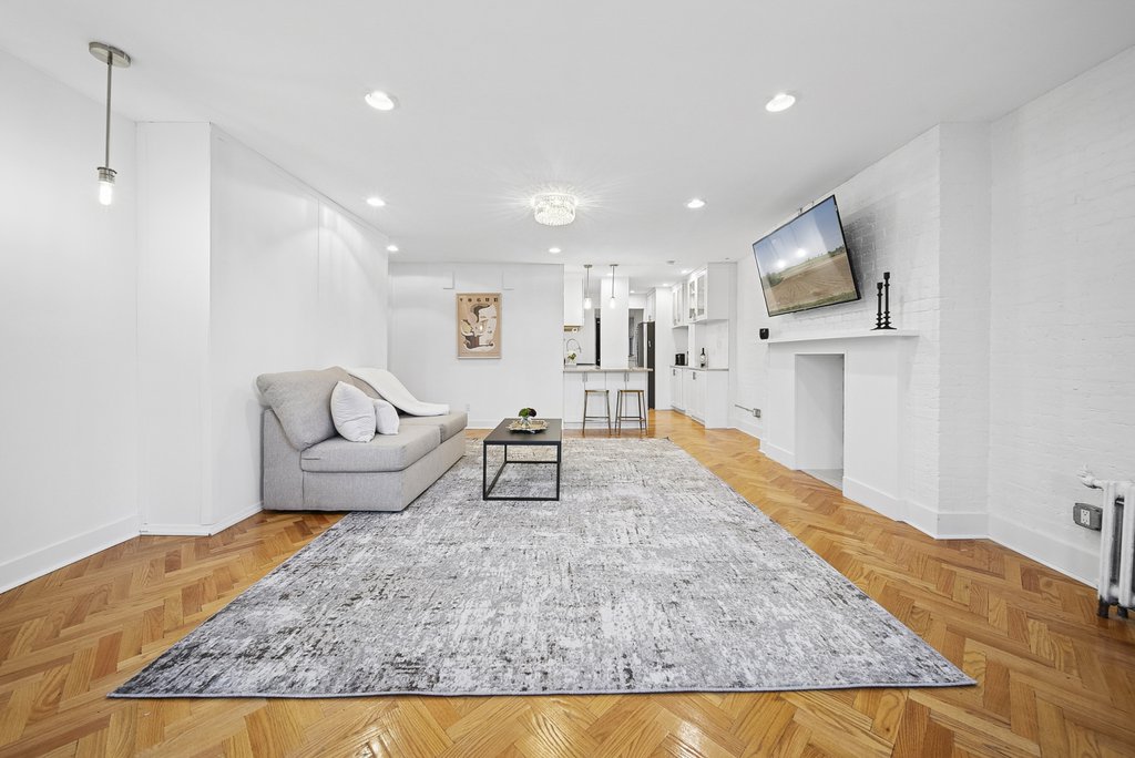 293 Riverside DRIVE, Unit 1AB photo 2