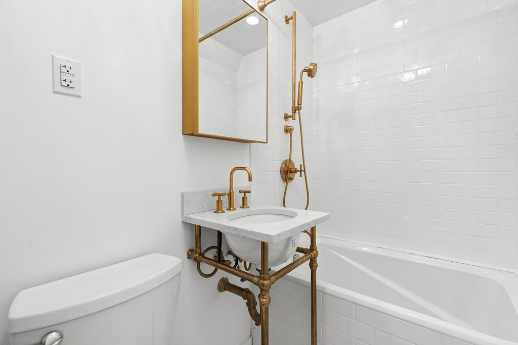 293 Riverside DRIVE, Unit 1AB photo 3