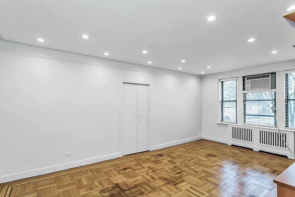 83-80 118th Street, Unit 3P photo 6