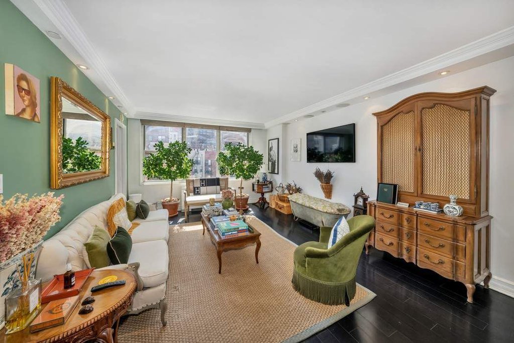 207 East 74th Street, Unit 7F