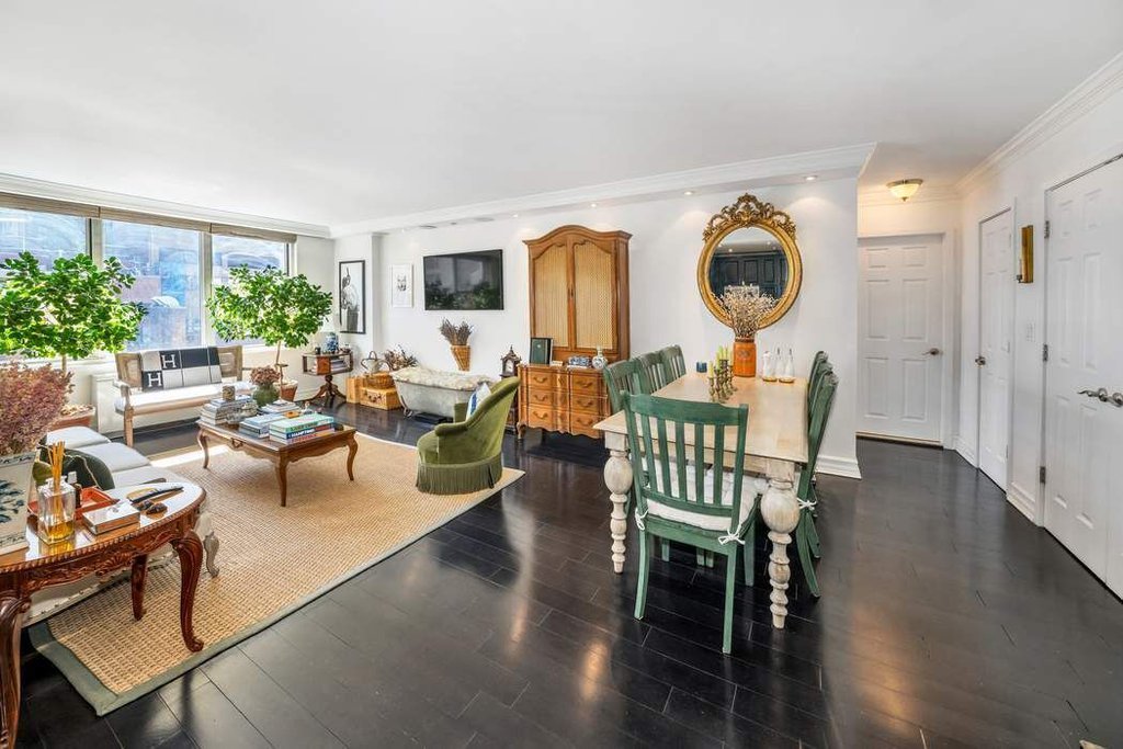 207 East 74th Street, Unit 7F photo 2