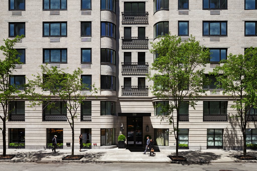 530 Park Avenue, Unit 17D