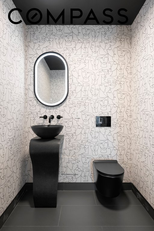 400 East 67th Street, Unit 19D photo 8