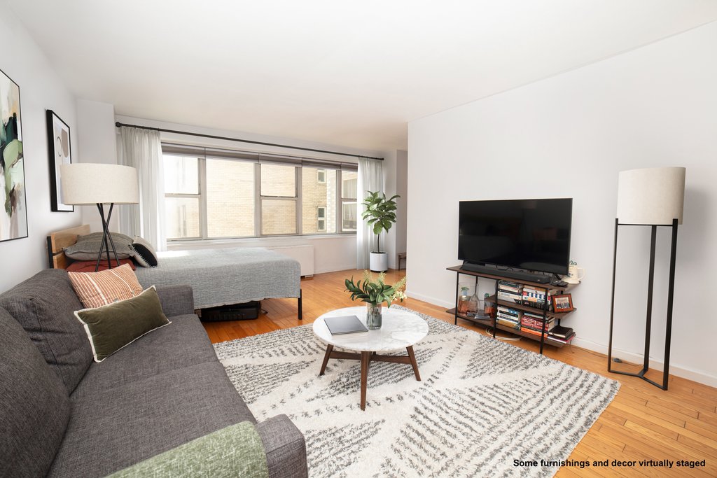 69 Fifth Avenue, Unit 5A
