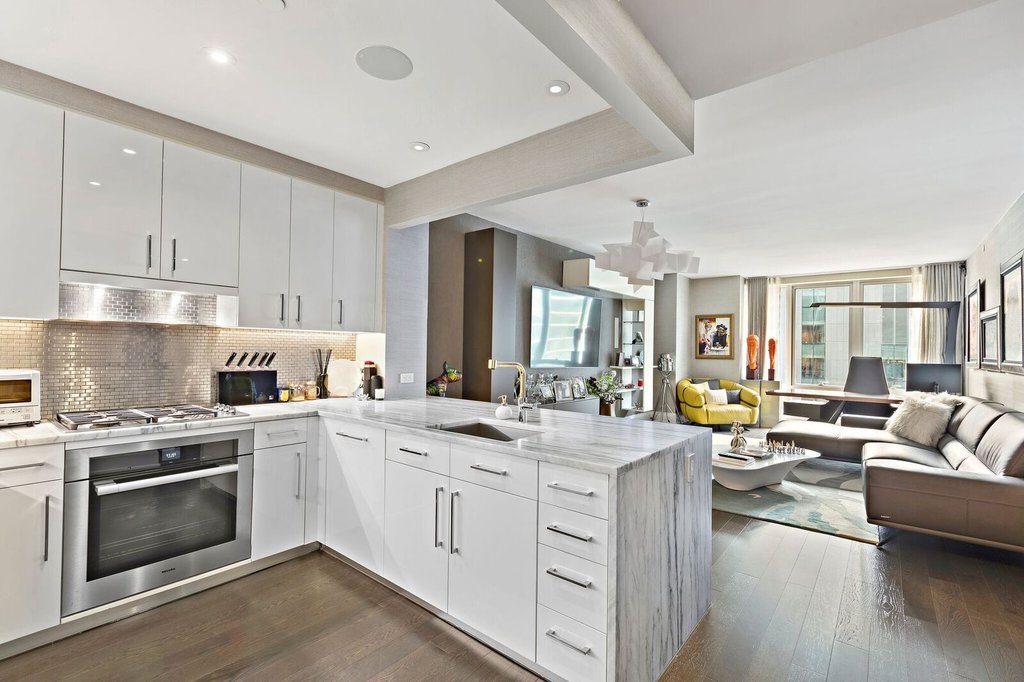 50 Riverside Boulevard, Unit 11H