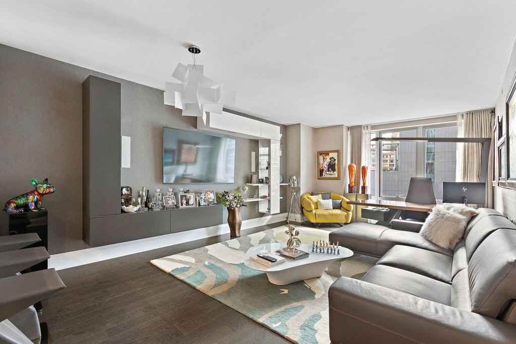 50 Riverside Boulevard, Unit 11H photo 2
