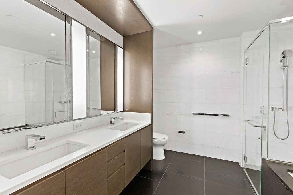 50 Riverside Boulevard, Unit 11H photo 7