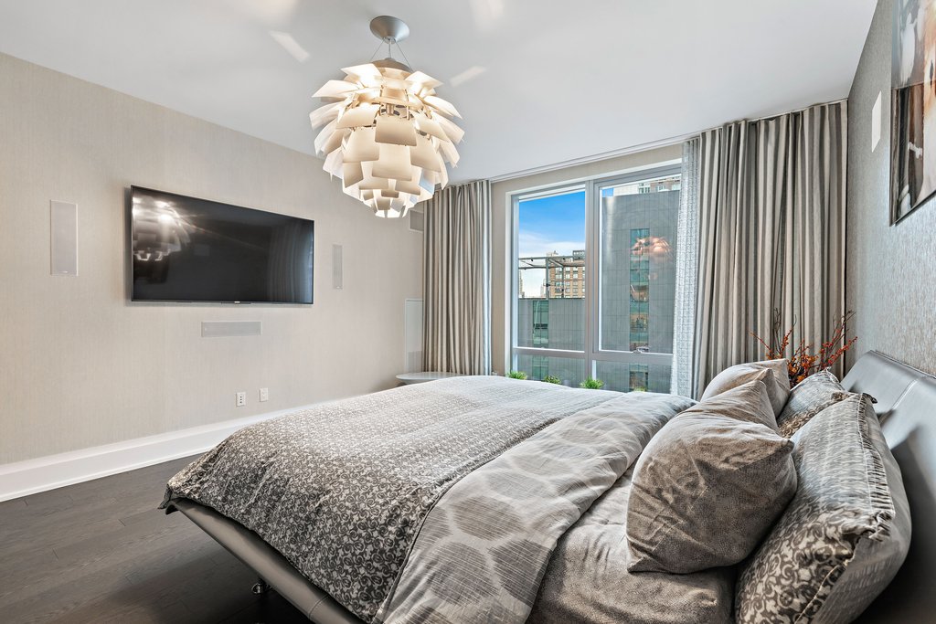 50 Riverside Boulevard, Unit 11H photo 8