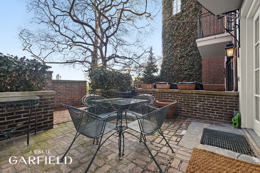 15 Sutton Place – For Sale photo 9