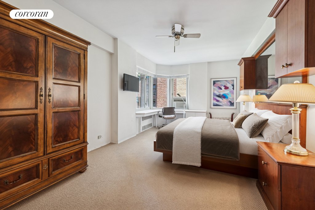 36 Sutton Place South, Unit 11A photo 5