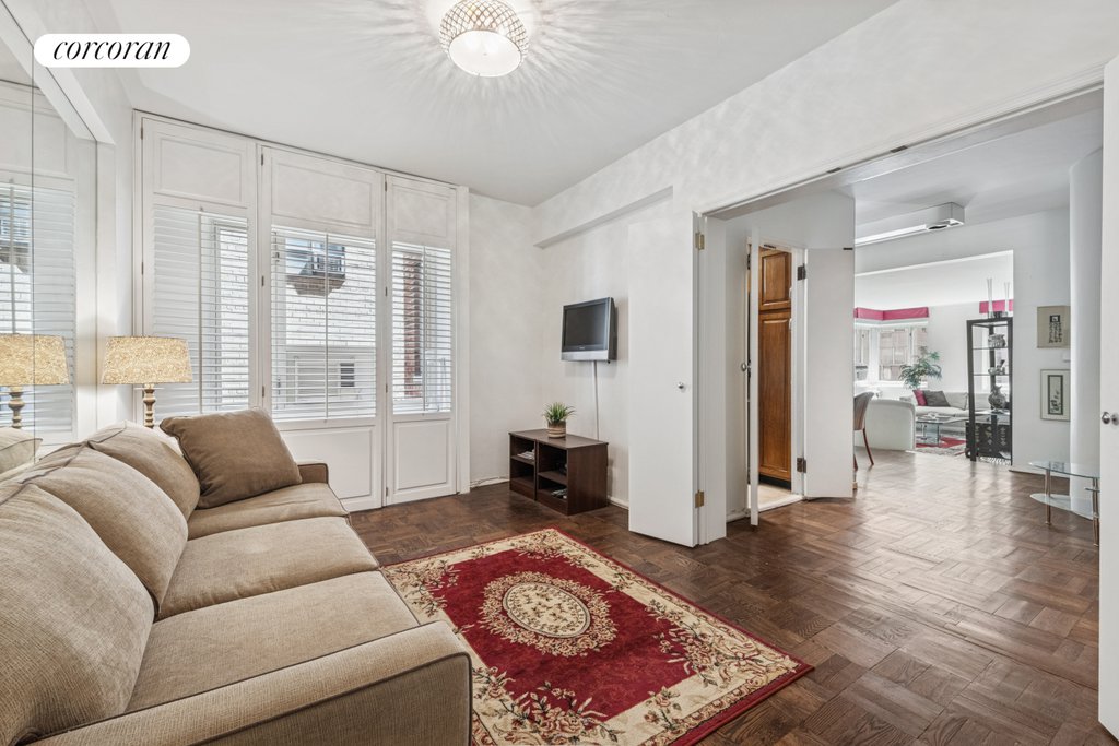 36 Sutton Place South, Unit 11A photo 6