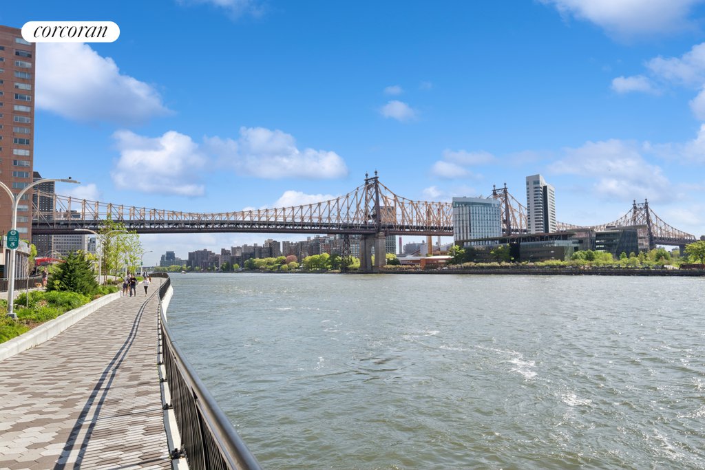 36 Sutton Place South, Unit 11A photo 7