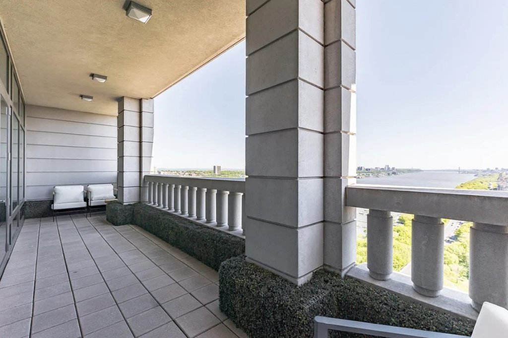 240 Riverside Boulevard, Unit PHSUITE1 photo 6