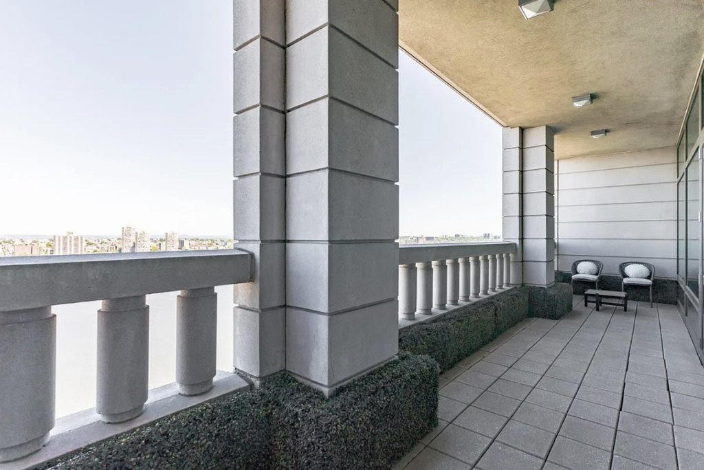 240 Riverside Boulevard, Unit PHSUITE1 photo 8
