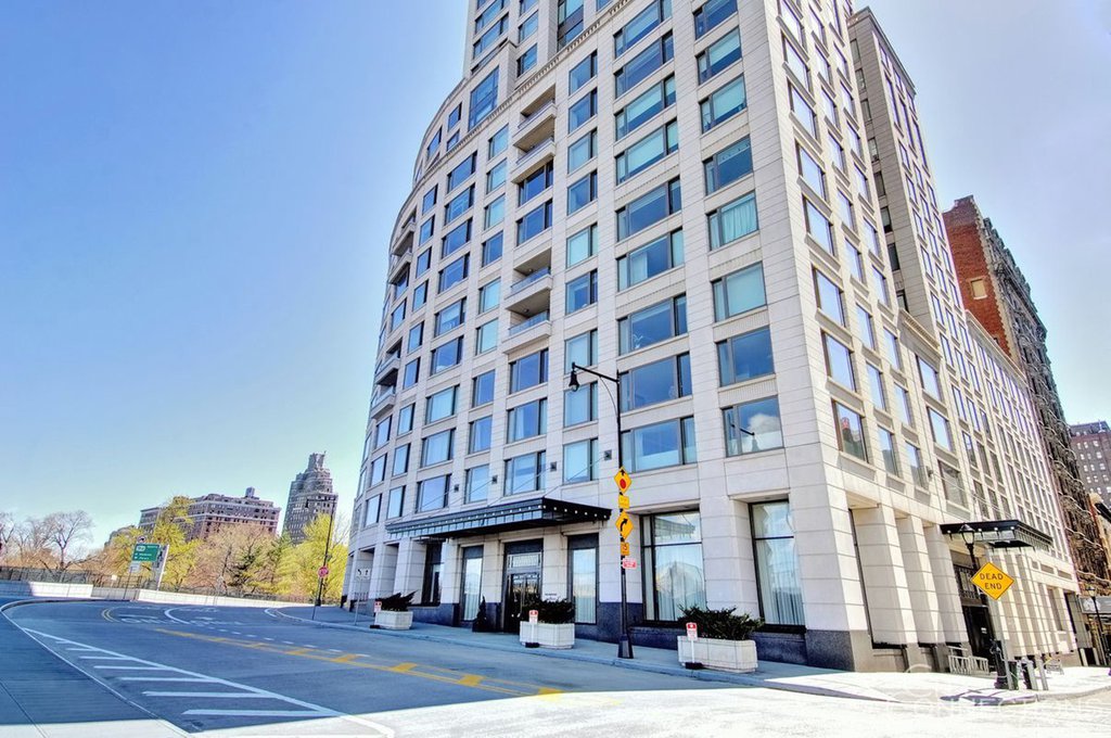 240 Riverside Boulevard, Unit PHSUITE1 photo 32