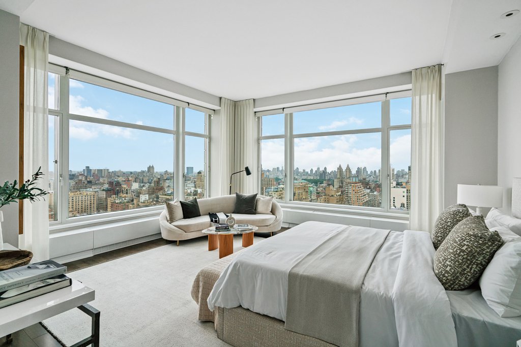 240 Riverside Boulevard, Unit PHSUITE1 photo 5