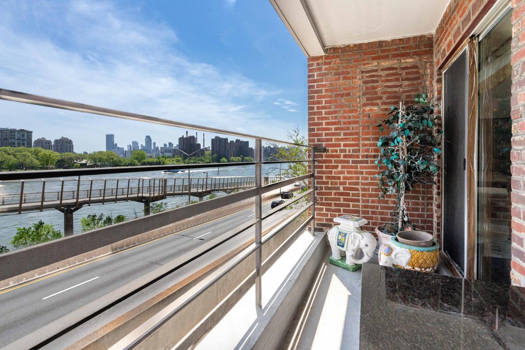 33 East End Avenue, Unit 2B photo 6