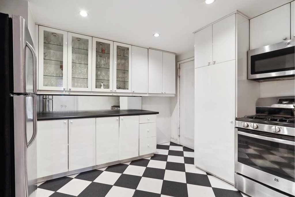 33 East End Avenue, Unit 2B photo 7