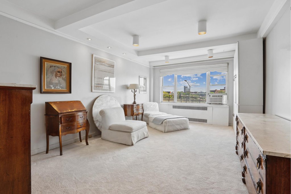 33 East End Avenue, Unit 2B photo 9