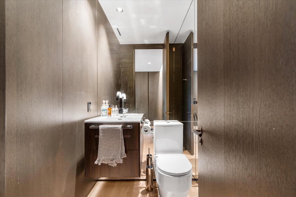 460 West 42nd Street, Unit PH1C photo 17