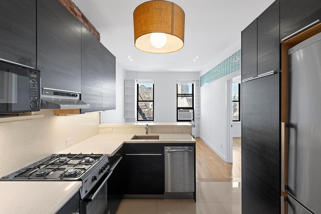64 Macdougal Street, Unit 15 photo 6
