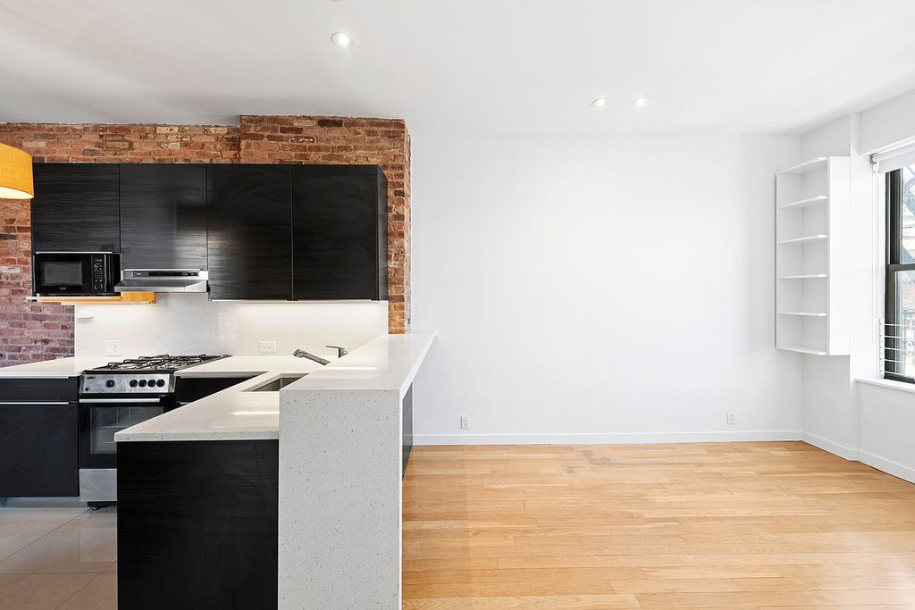 64 Macdougal Street, Unit 15 photo 5