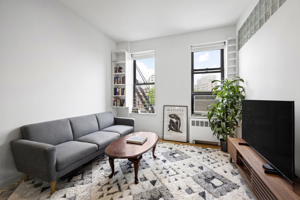 64 Macdougal Street, Unit 15