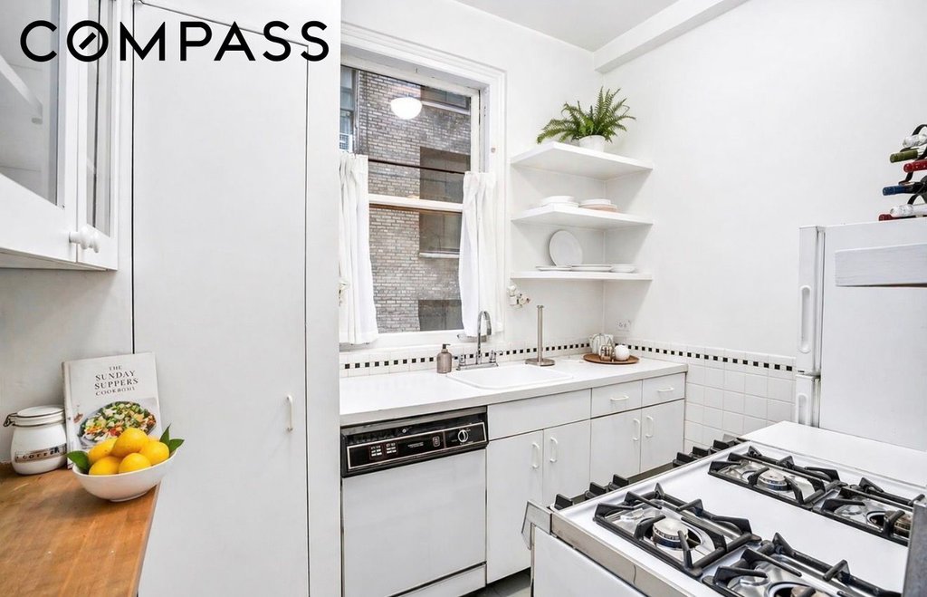 1060 Park Avenue, Unit 3A photo 3