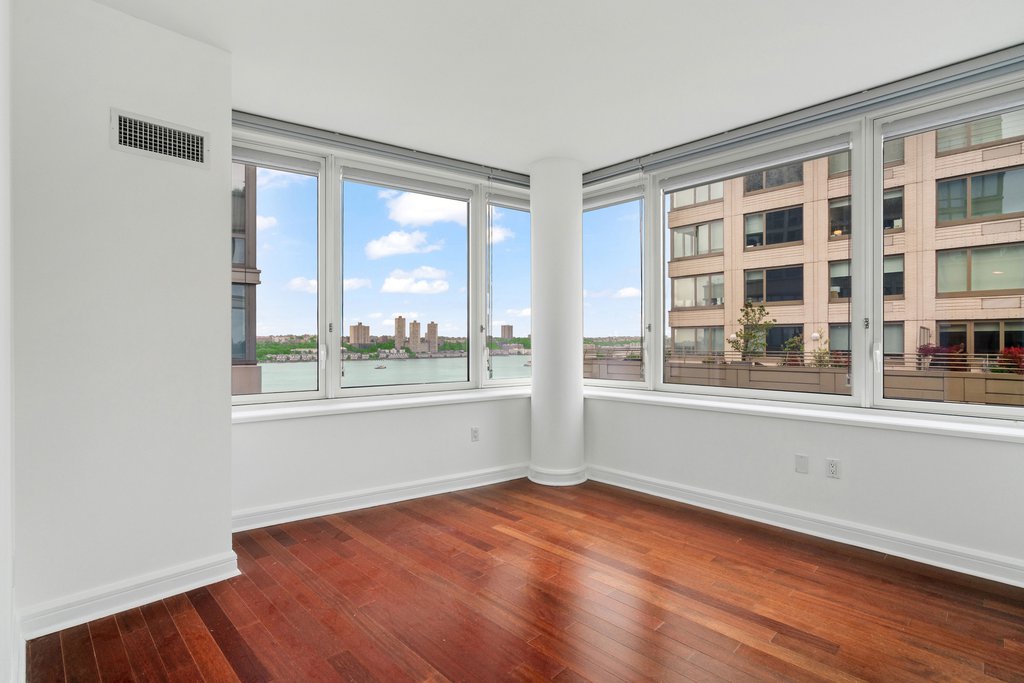 80 Riverside Boulevard, Unit 15E photo 15