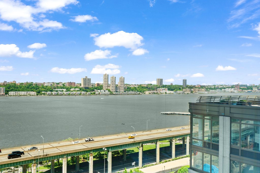 80 Riverside Boulevard, Unit 15E photo 17
