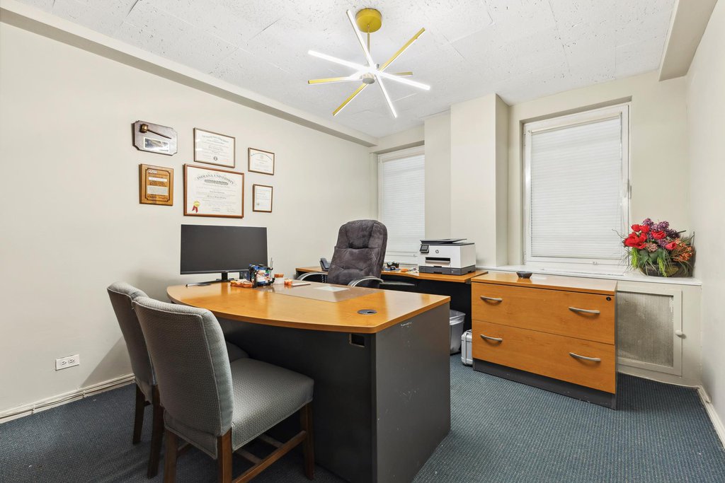 880 Fifth Avenue, Unit 1J