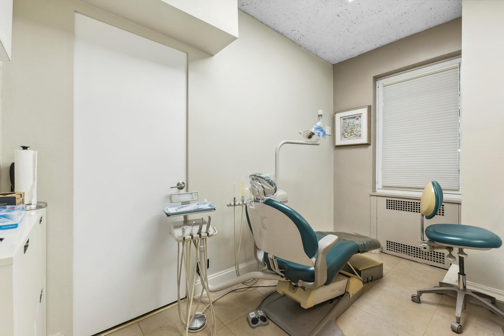880 Fifth Avenue, Unit 1J photo 5